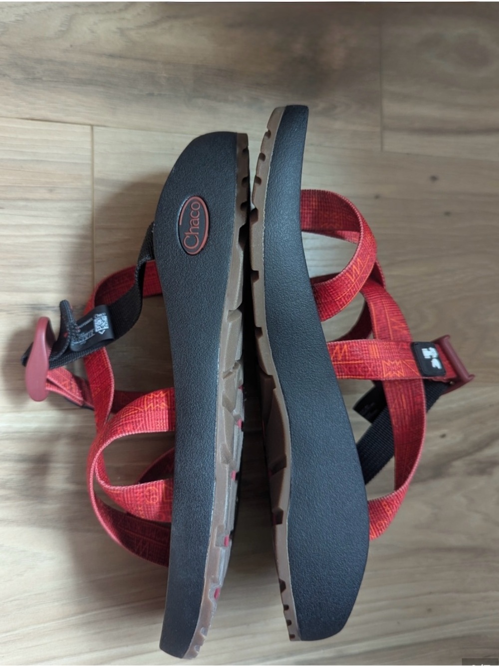 Chaco MINT CONDITION Ltd Edition Tegu Woodstock Summer of 69 Red Sandals Sz 8 - Picture 3 of 7